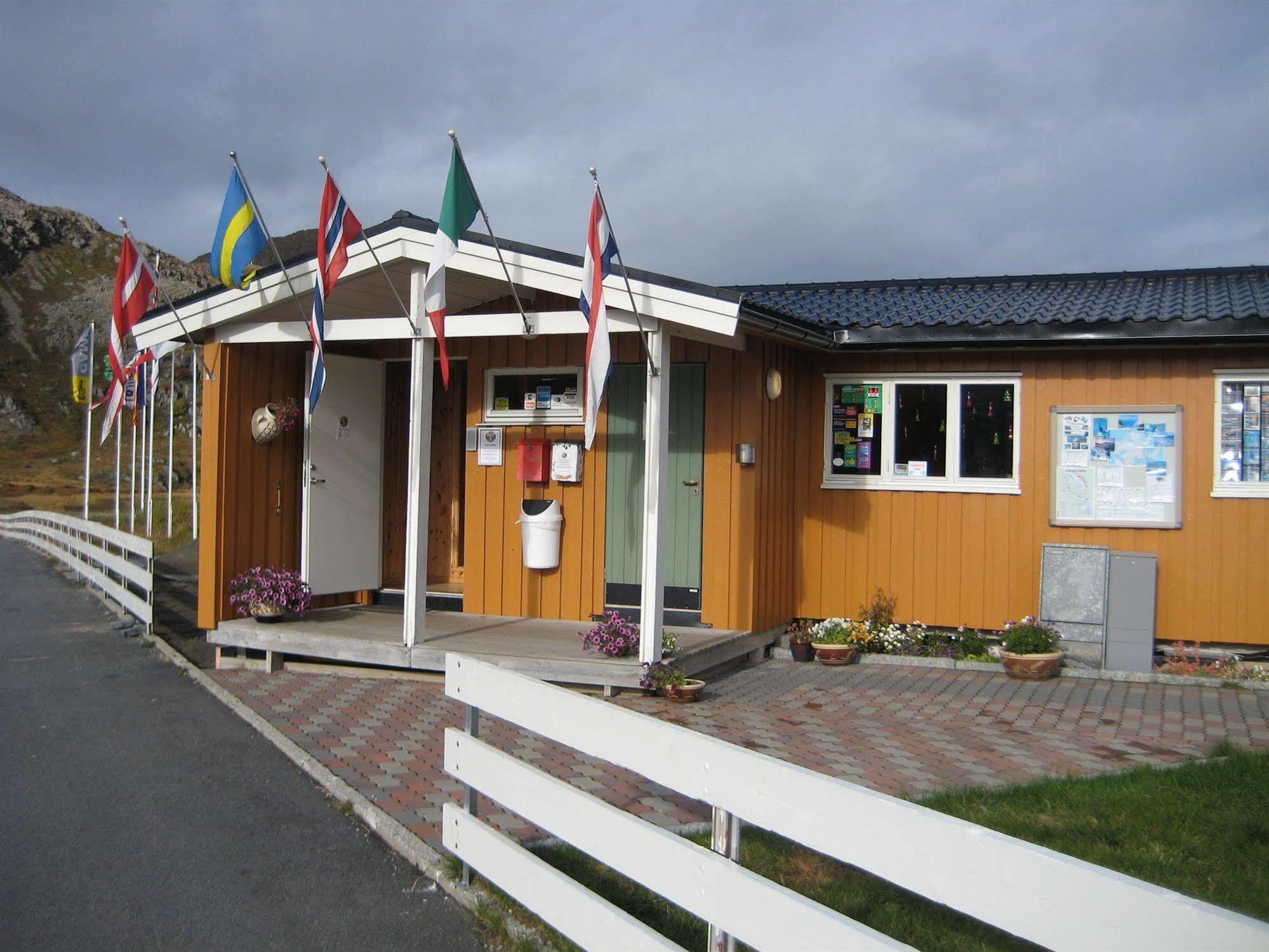 Nordkapp Camping Hotel Bagian luar foto