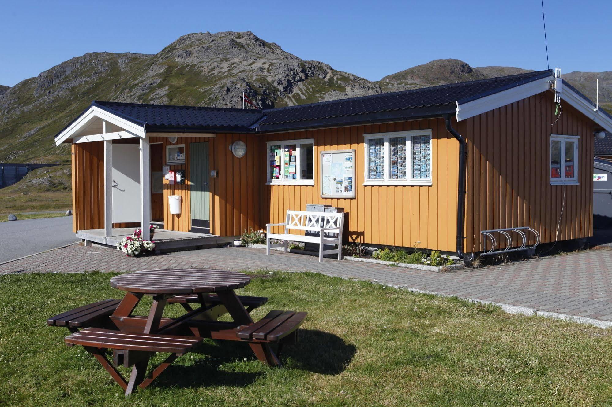 Nordkapp Camping Hotel Bagian luar foto